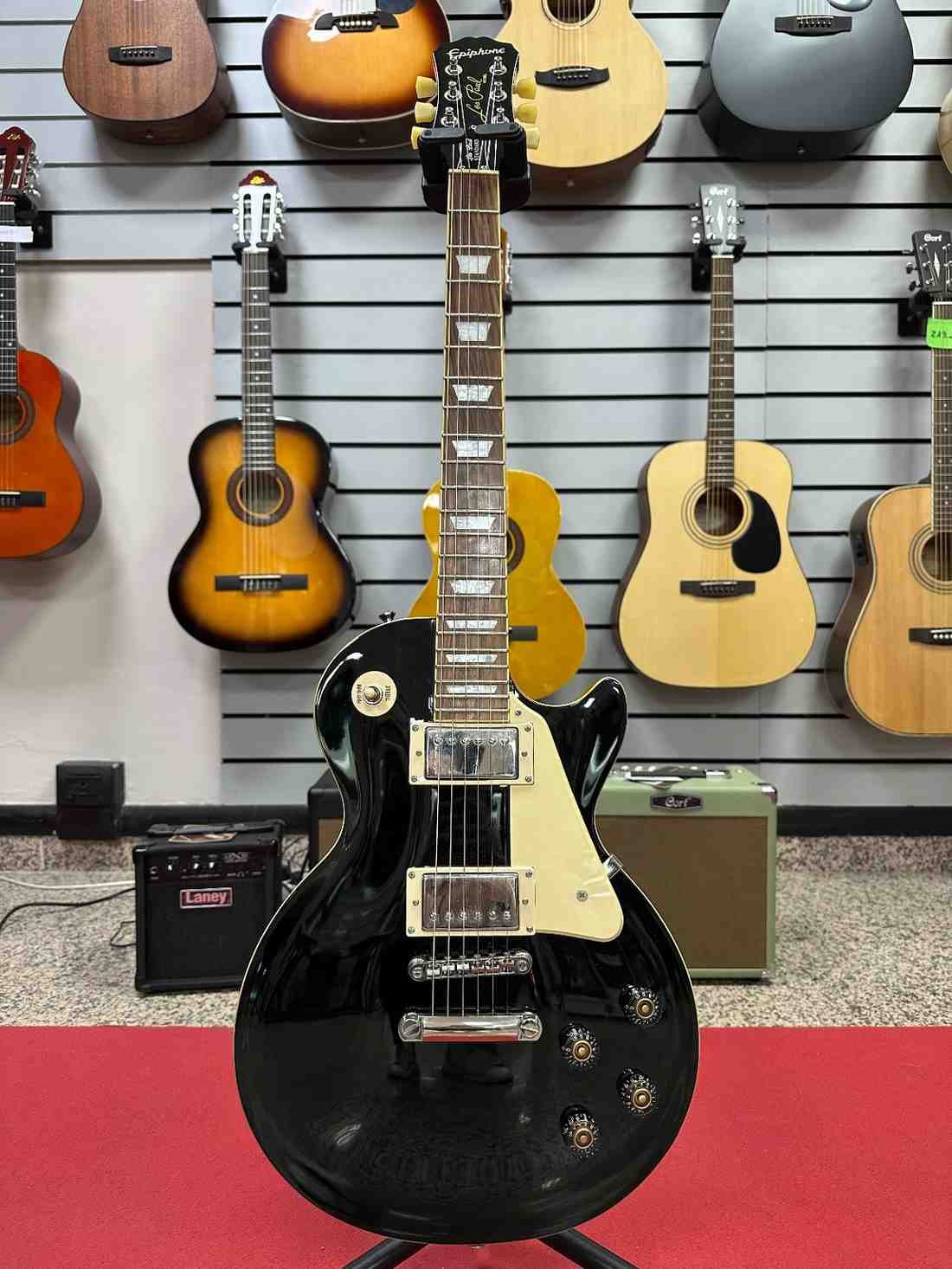 EPIPHONE STANDARD '60 BLACK + ASTUCCIO EPIPHONE ORIGINALE + MECCANICHE GIBSON (le sue originali sono assieme).